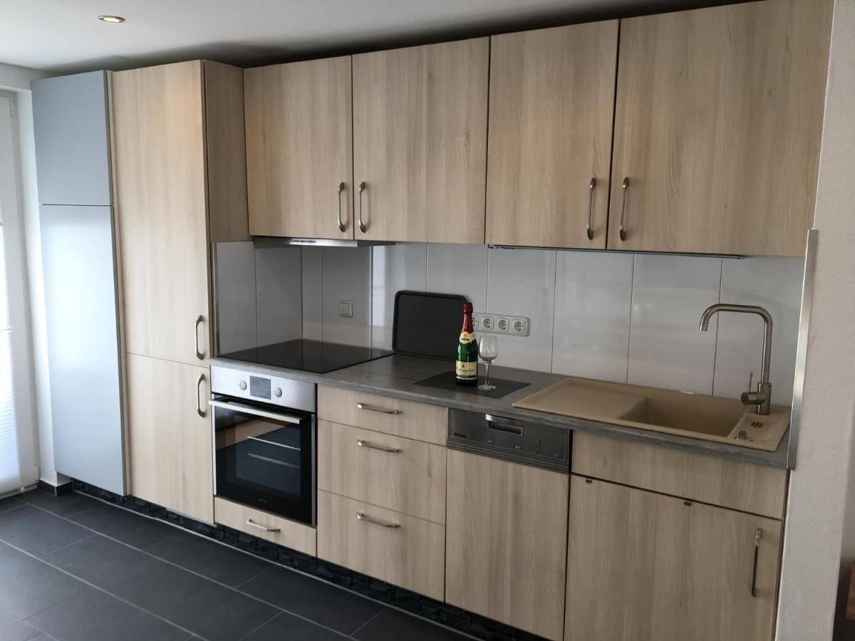 Ferienwohnung Rinteln: Cozy 4-Star Apartment with Terrace Exterior photo