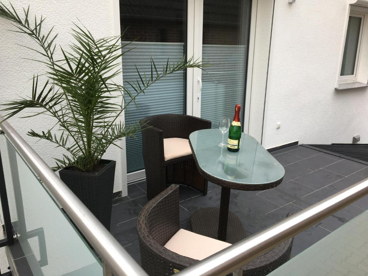 Ferienwohnung Rinteln: Cozy 4-Star Apartment with Terrace Exterior photo