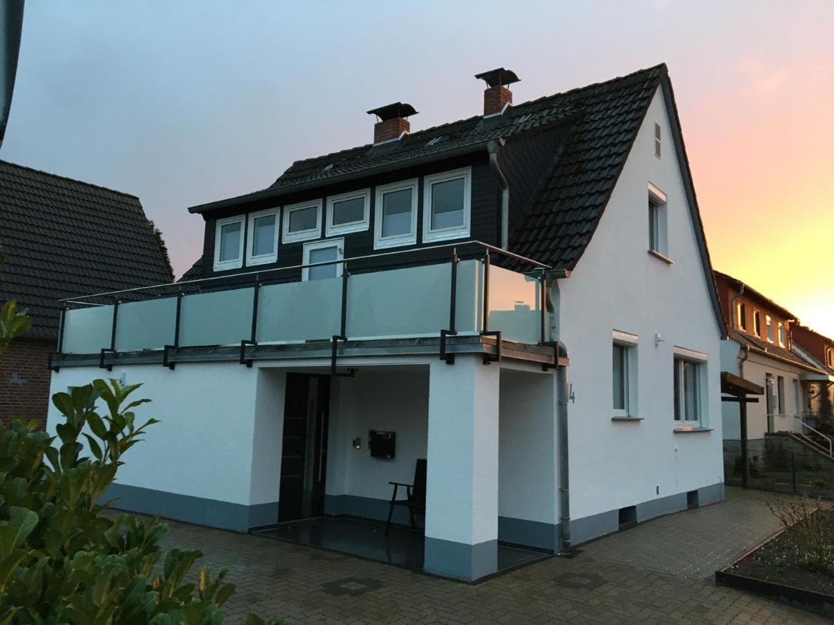 Ferienwohnung Rinteln: Cozy 4-Star Apartment with Terrace Exterior photo