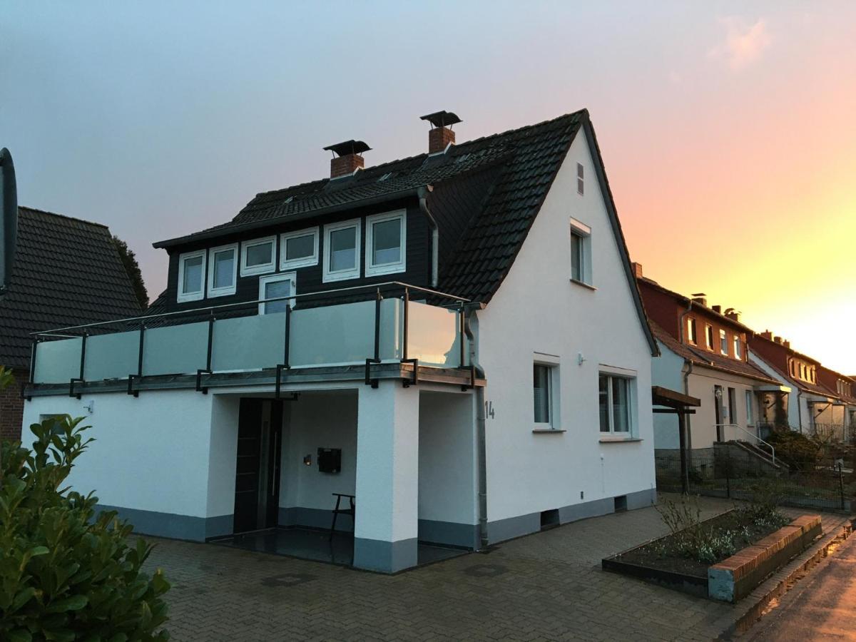 Ferienwohnung Rinteln: Cozy 4-Star Apartment with Terrace Exterior photo